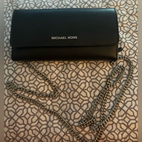 Michael Kors 2pcs Leather wallet/pouch w/MK Chain